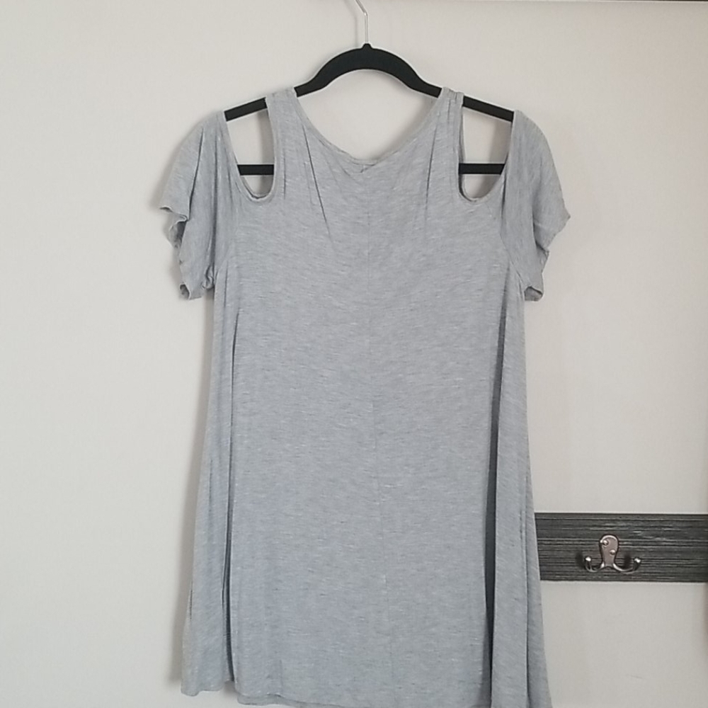 Cold shoulder top - Picture 3 of 4